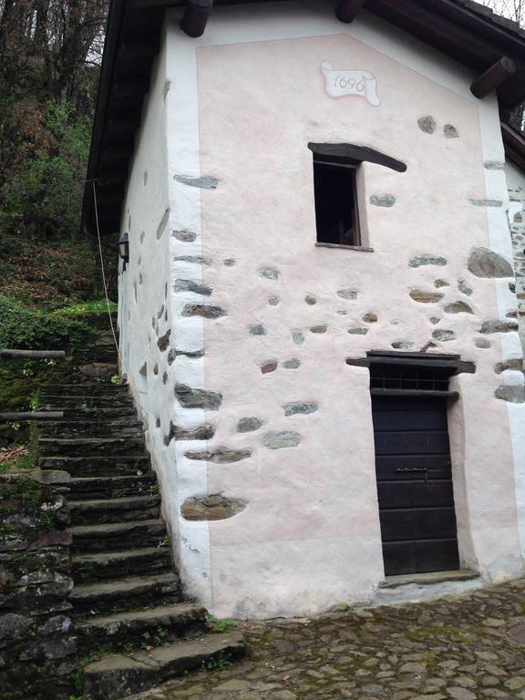 Ostello Orgnana Gambarogno Exteriör bild